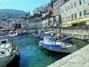 Η διαχρονική γοητεία της Υδρας…