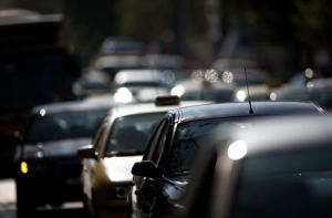 Αττική Οδός: Σύγκρουση οχημάτων στο ύψος του κόμβου Κηφισίας έφερε καθυστερήσεις