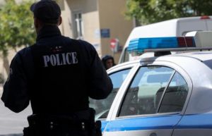 Εύβοια: Κυνήγησε τον σύζυγό της με σπαθί