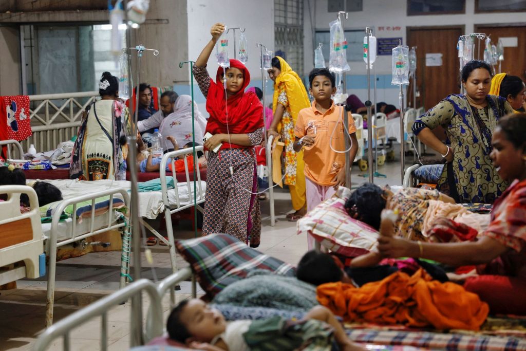 Πρωτόγνωρη επιδημία δάγκειου πυρετού στο Μπανγκλαντές με 210.000 κρούσματα