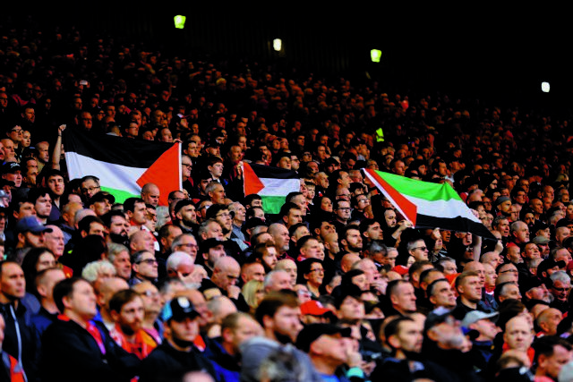 Οταν διχάστηκε το ποδόσφαιρο