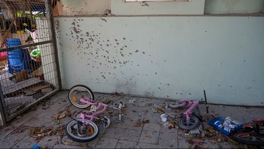 Ισραήλ: Φρίκη από τις εικόνες σε νηπιαγωγείο που έγινε στόχος της Χαμάς