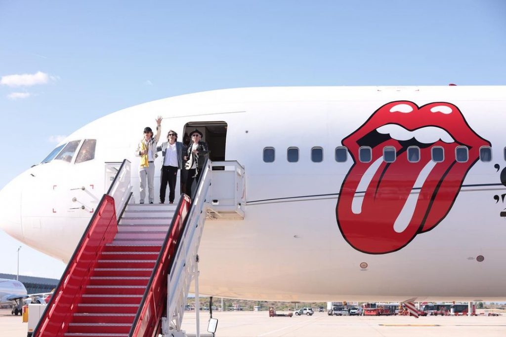 Rolling Stones: Πώς δημιουργήθηκε η εμβληματική «γλώσσα» και πού βρίσκεται το πρωτότυπο σχέδιο