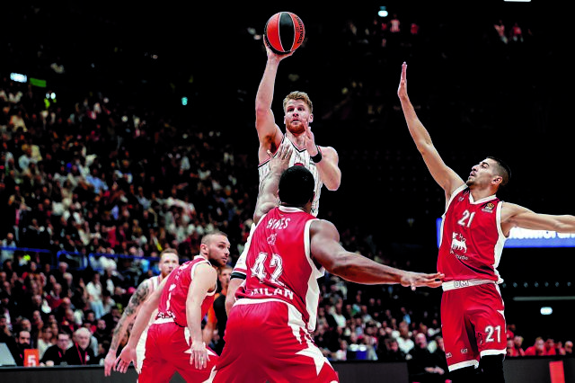 Τα… έσπασε