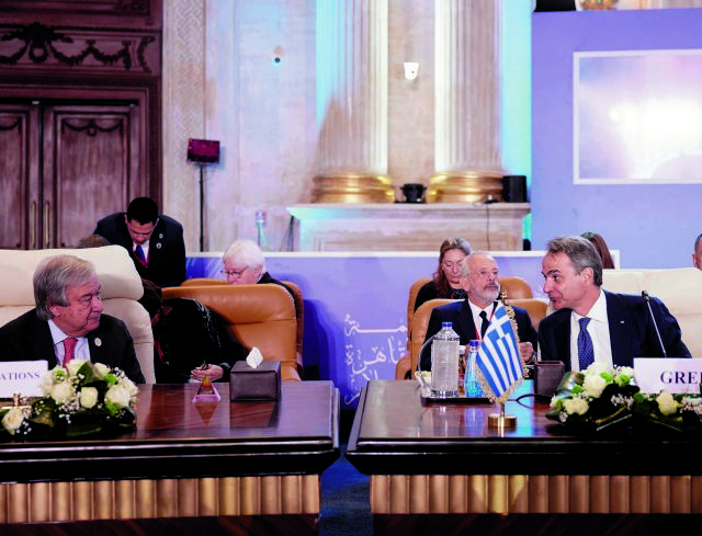 Αναζητούνται νέα όπλα στο μέτωπο της ακρίβειας