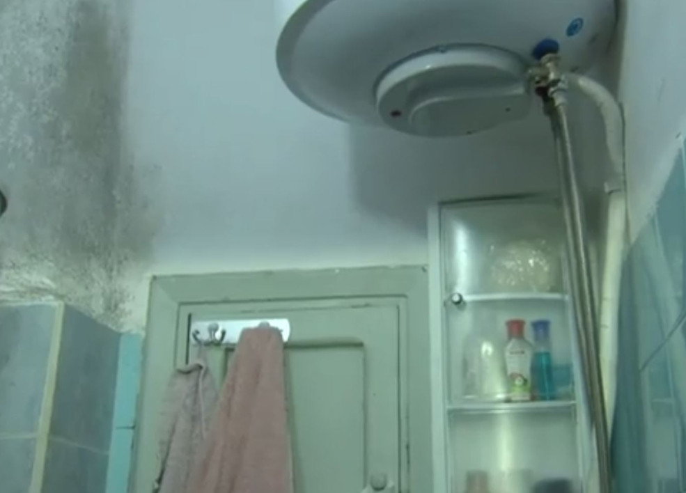 Θεσσαλονίκη: Φωτογραφίες από το μπάνιο στο οποίο έπαθε ηλεκτροπληξία η 24χρονη