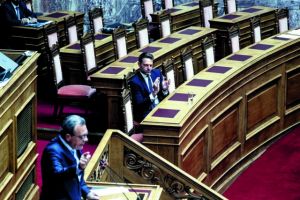 Η πρεμιέρα του Κασσελάκη στην αίθουσα της Ολομέλειας