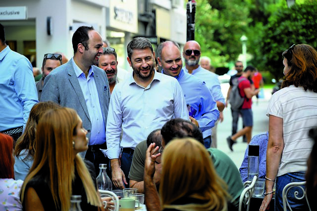 Ψάχνει τη θέση οδηγού στην αντιπολίτευση