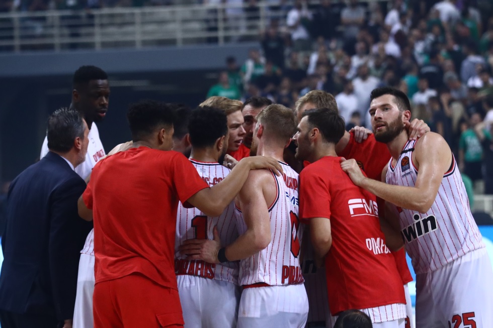 Για το «2 στα 2» στο γεμάτο ΣΕΦ ο Ολυμπιακός