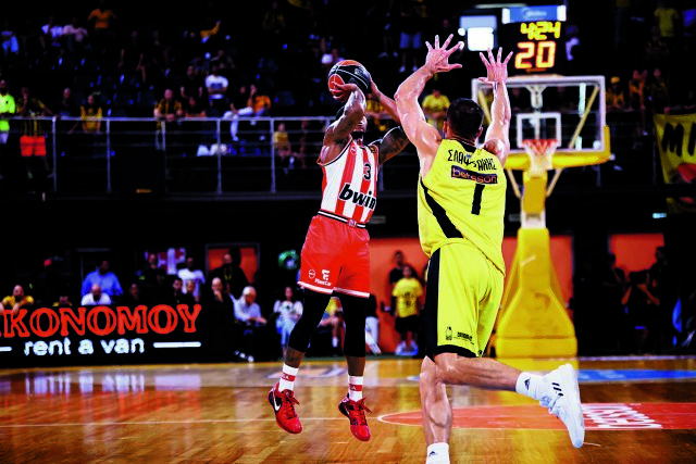 Ο Κάνααν το βιολί του