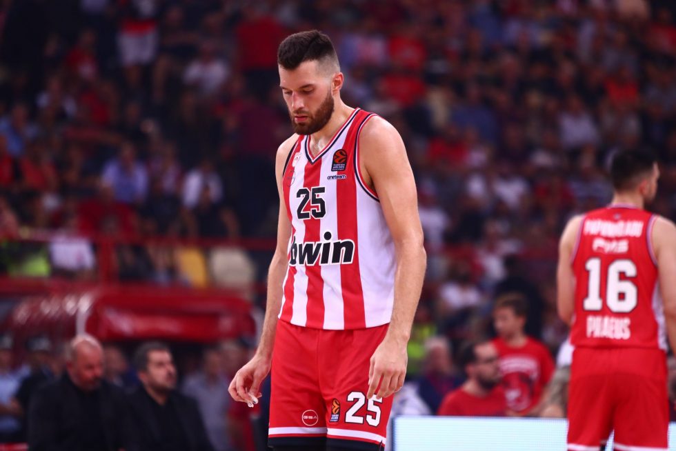 Ολυμπιακός: Με σερί 18-2 στα τελευταία 4.5 λεπτά η Μπαρτσελόνα έφυγε νικήτρια από το ΣΕΦ