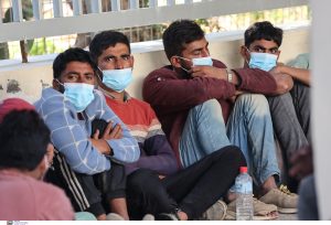 Μπαρούτι μυρίζουν οι δομές μεταναστών στην Ελλάδα – Σε επαγρύπνηση οι Αρχές