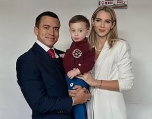 Αντζέλα Βαλμπονέζι: Η Πρώτη Κυρία του Εκουαδόρ – Influencer και TikToker – Από πού εμπνέεται το στιλ της