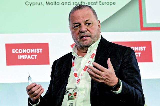 Ευκαιρίες και προκλήσεις μετά την επενδυτική βαθμίδα