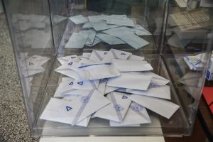 Η μάχη σε 10 μεγάλους δήμους της χώρας – Πρώτη η… αποχή