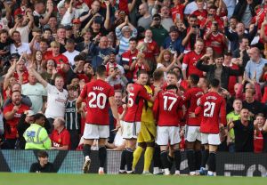 Νίκη της Μάντσεστερ Γιουνάιτεντ με δύο γκολ στις καθυστερήσεις