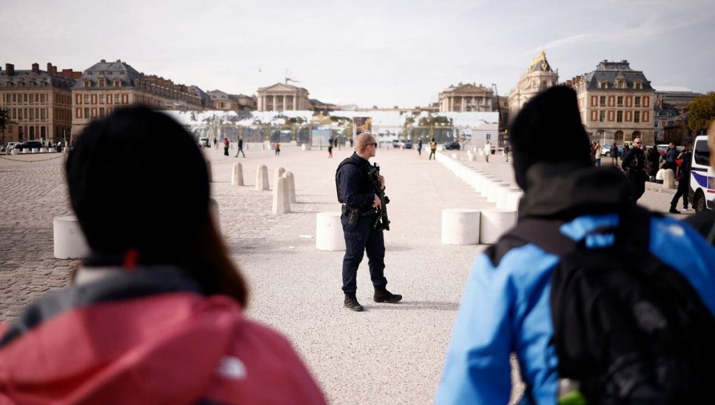 Γαλλία: Εκκενώνονται έξι αεροδρόμια και οι Βερσαλλίες μετά από απειλή για βόμβα