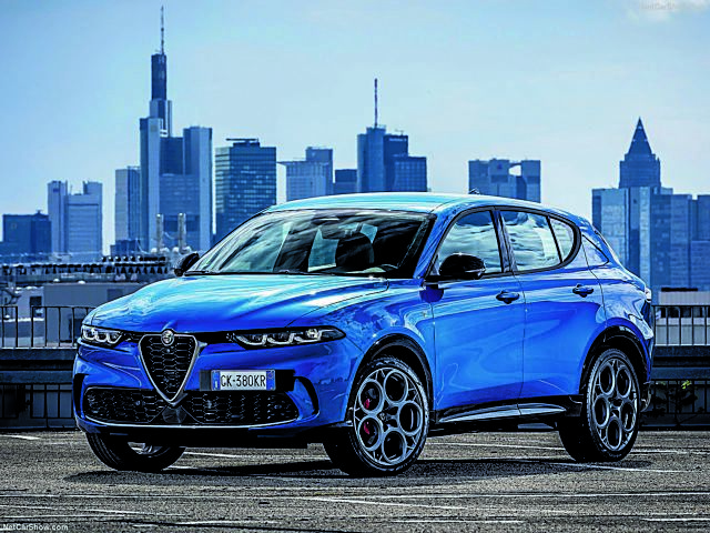 ALFA ROMEO TONALE: ΚΑΙ ΥΒΡΙΔΙΚΗ!