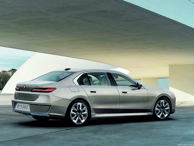 BMW: ΠΟΝΤΑΡΕΙ ΣΤΗ ΣΥΝΥΠΑΡΞΗ