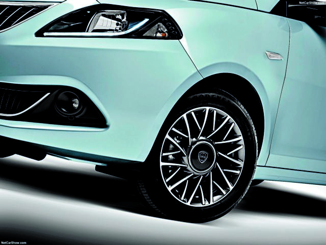 LANCIA: ΚΑΙ ΗΛΕΚΤΡΙΚΗ GAMMA