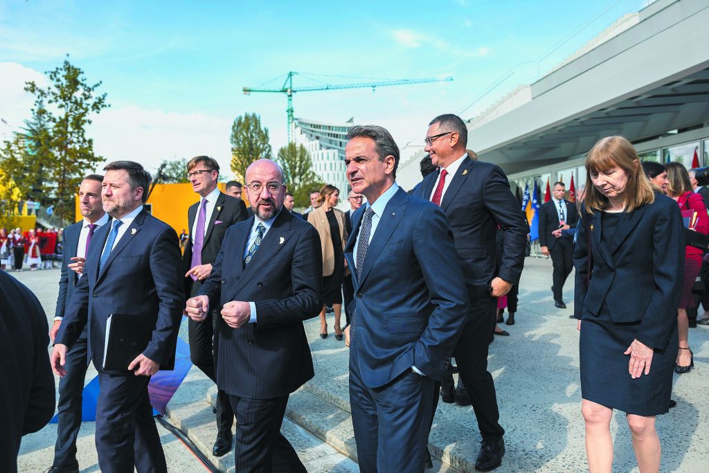 Προειδοποιήσεις στα Τίρανα για το «κράτος δικαίου»