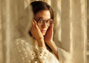 Δίχασε το Twitter με τη «μεταμόρφωσή» της η Αντζελίνα Τζολί – Θυμίζει… «Σωτηρία Μπέλλου»