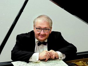 Ο Ευάγγελος Σαραφιανός ερμηνεύει Μπετόβεν και Σούμαν