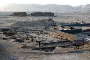 Αίγυπτος: Η «ξεχασμένη βασίλισσα» – Κρασί 5.000 ετών ρίχνει φως στη ζωή της πρώτης γυναίκας Φαραώ