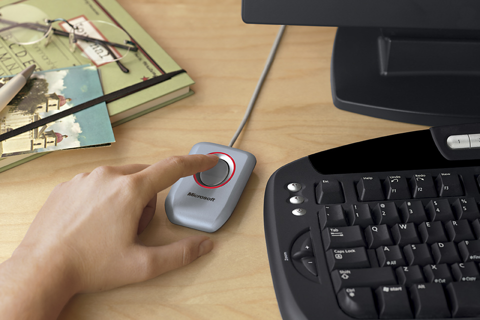 Πατέρας έστελνε πορνογραφικά βίντεο στην κόρη του λέγοντας ότι συμμετέχει η μητέρα της