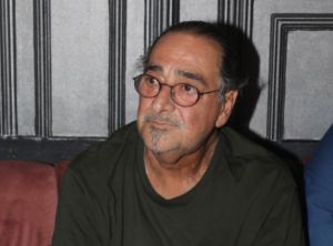 Βασίλης Καρράς: Ξανά στο νοσοκομείο ο τραγουδιστής