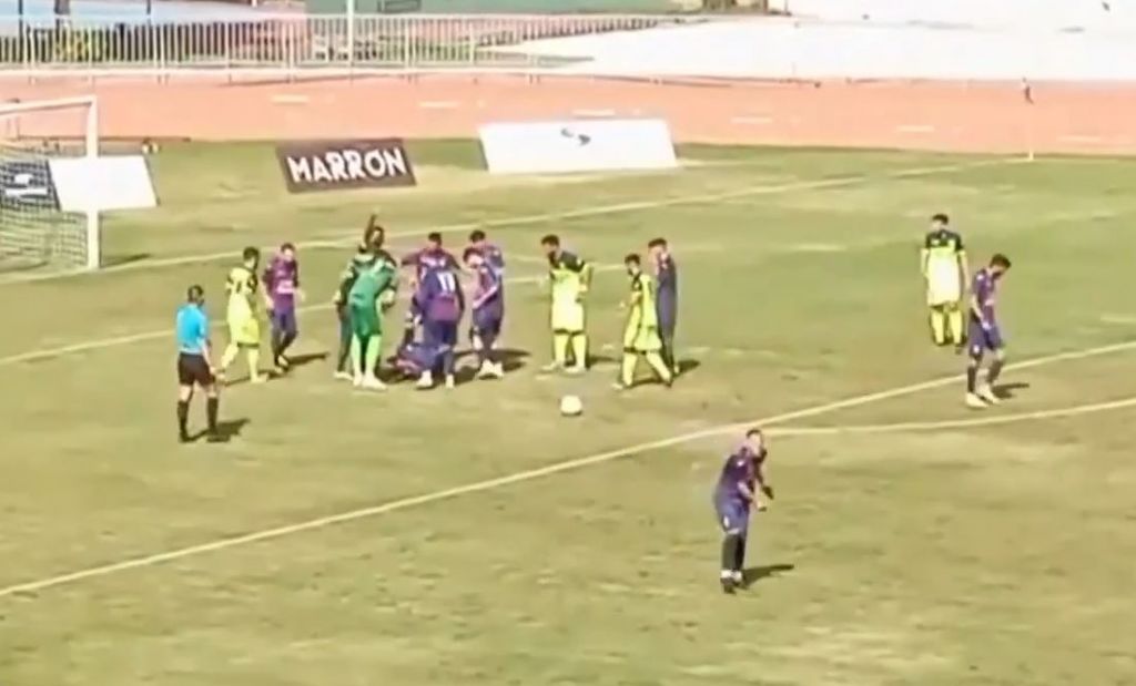 Βίντεο ντοκουμέντο από την κατάρρευση ποδοσφαιριστή σε αγώνα Γ’ Εθνικής