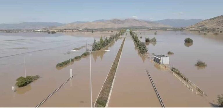 Παραμένουν κλειστές οι παράπλευροι οδοί της Εθνικής Οδού από Γυρτώνη έως Νίκαια Λάρισας