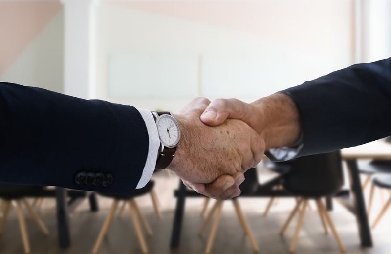 Νικιέται το πελατειακό κράτος;