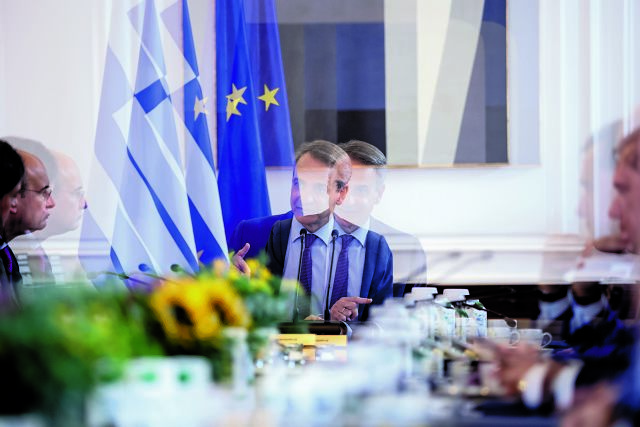 4 κηδείες 1 γάμος