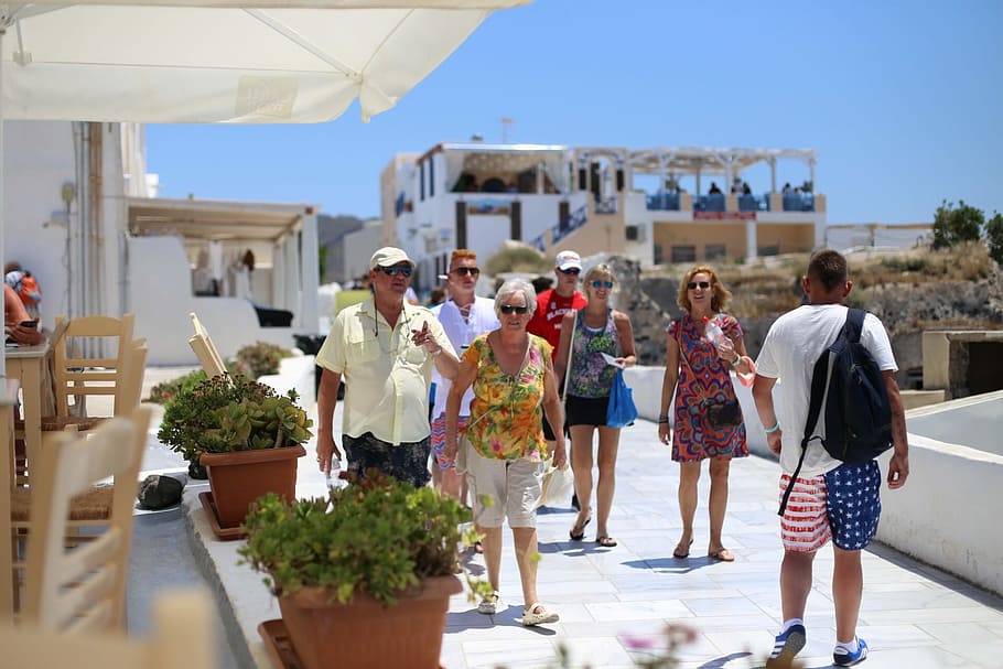 Moody’s: Ανοιξη και Φθινόπωρο θα προτιμούν πλέον οι τουρίστες την Ελλάδα