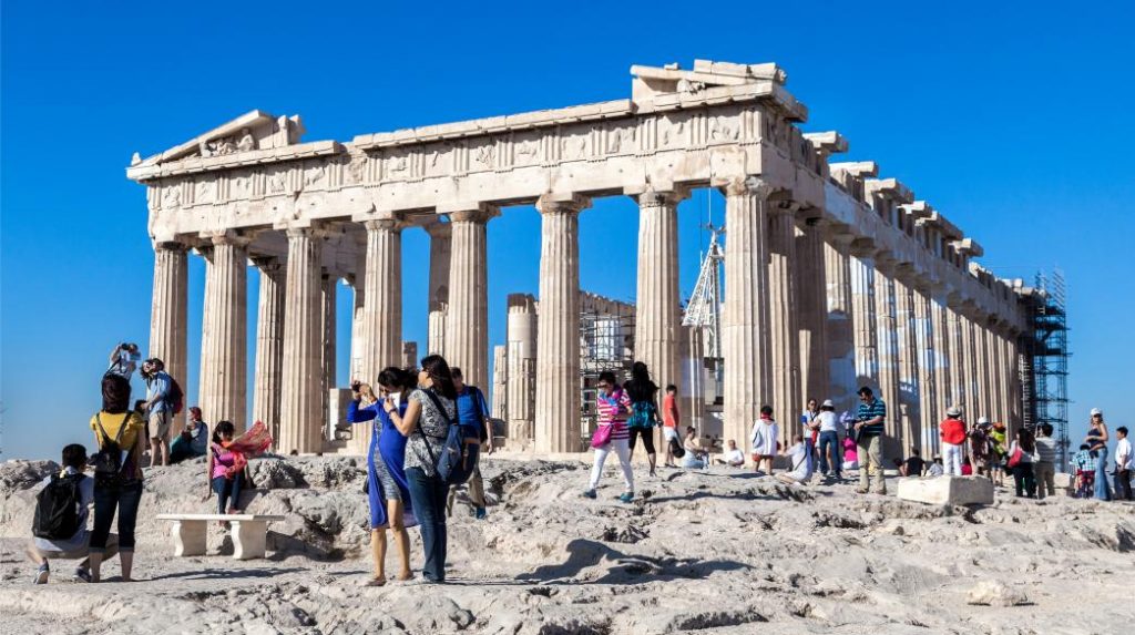 Στον… έβδομο ουρανό η Αθήνα – Πρώτη σε αφίξεις τουριστών [γράφημα]