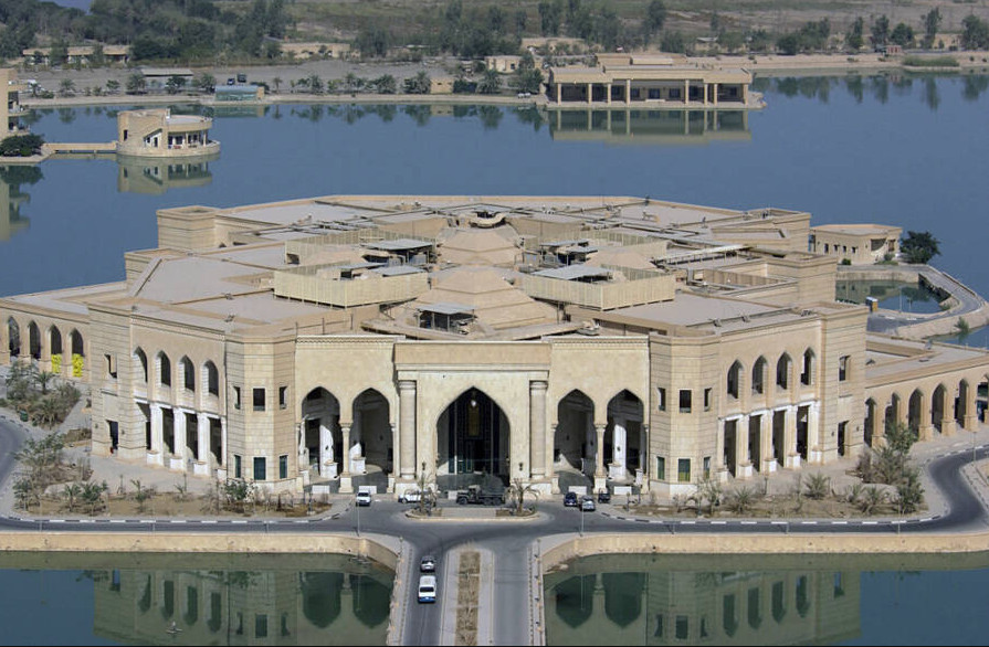 Τι απέμεινε για να θυμίζει τον Σαντάμ Χουσεΐν – Δείτε πώς είναι σήμερα κάποια από τα 100 παλάτια του