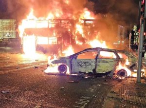 Ιρλανδία: Διανομέας αφόπλισε τον δράστη της αιματηρής επίθεσης στο Δουβλίνο