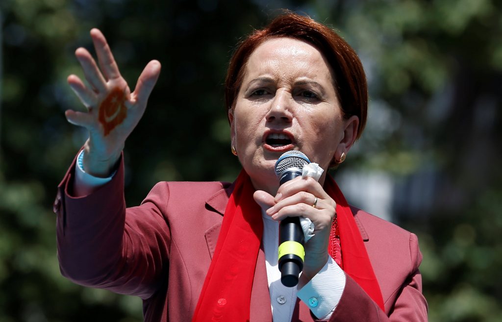 Τουρκία: Άνω κάτω από σωρεία σκανδάλων το κόμμα της Ακσενέρ – «Βιασμοί κοριτσιών και δωροδοκίες»