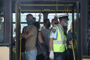 Κοροναϊός: Σαρώνει η μετάλλαξη Pirola – Αύξηση των διασωληνώσεων