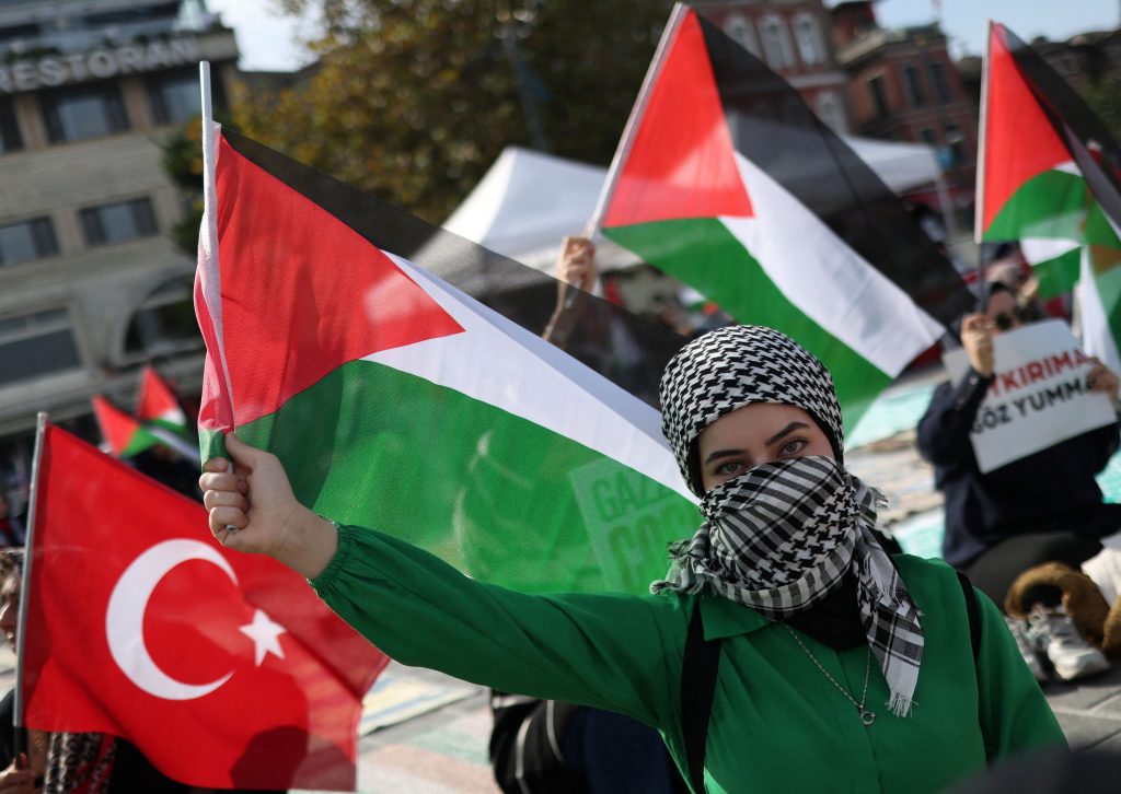 Ισραήλ-Χαμάς: Η κόρη του Ερντογάν καλεί σε καθιστικές διαμαρτυρίες υπέρ της Παλαιστίνης