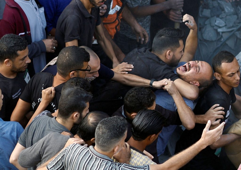 Πόλεμος στη Γάζα: 1,5 εκατ. οι εκτοπισμένοι Παλαιστίνιοι – Σοβάρες ελλείψεις σε είδη πρώτης ανάγκης