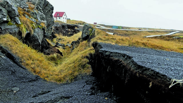 Τρόμος στην Ισλανδία: 1.500 σεισμοί σε μόλις δύο ημέρες – Φοβούνται ότι ηφαίστειο θα καταστρέψει ολόκληρη πόλη