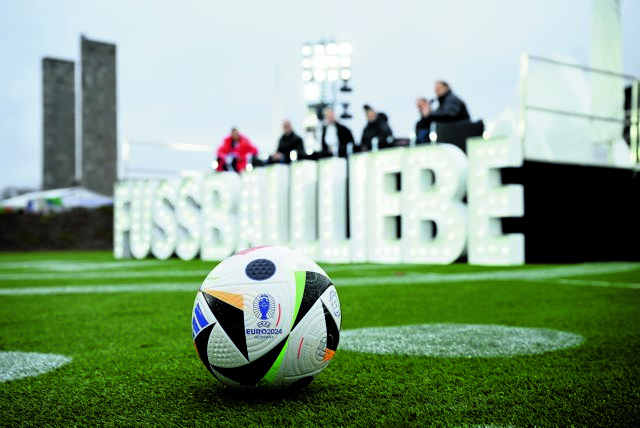 Και όμως, η μπάλα ποδοσφαίρου δεν είναι στρογγυλή!