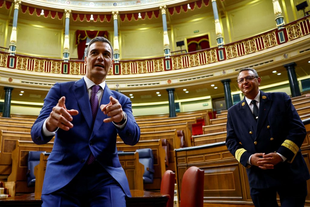 Ψήφος εμπιστοσύνης στον Σάντσεθ από την ισπανική Βουλή – Ανανεώνει θητεία με απόλυτη πλειοψηφία