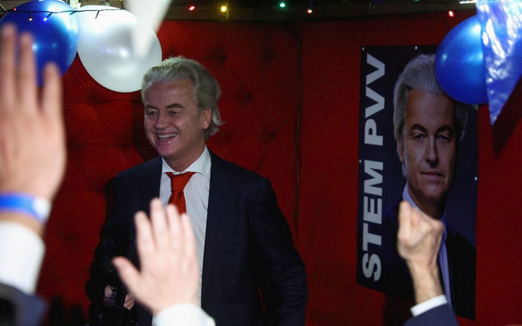 Ολλανδία: Νίκη της ακροδεξιάς του Βίλντερς δείχνουν τα exit poll – «Δεν μπορούν πλέον να μας αγνοούν»