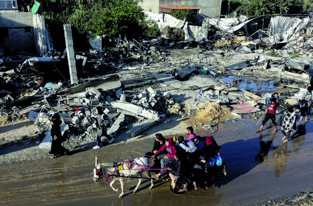 Στην αγκαλιά των δικών τους 49 ημέρες μετά