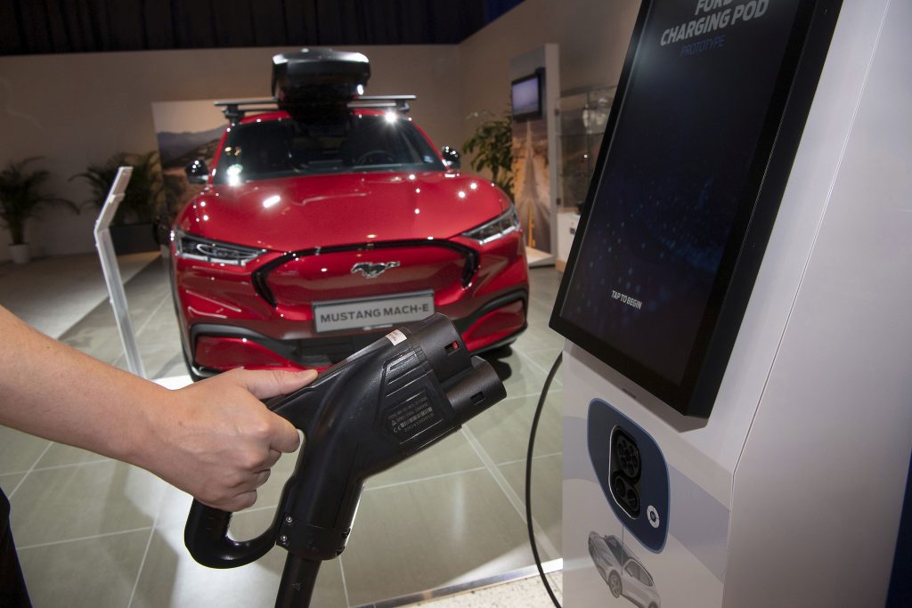 Ford: Tο νέο της όραμα που θα καταστήσει τη διερεύνηση των δυνατοτήτων, τη δοκιμή και την αγορά για τα ηλεκτρικά της οχήματα