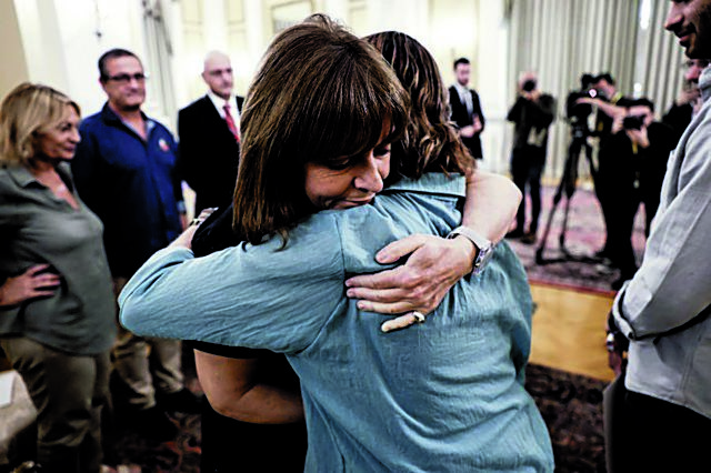 «Βοηθήστε μας να φέρουμε τα παιδιά μας σπίτι»