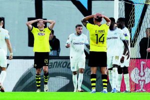 Πληρώνει με αβεβαιότητα δικά της σφάλματα